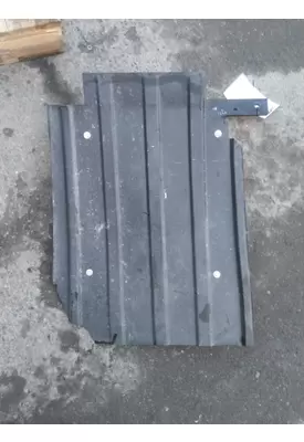 PETERBILT 579 FENDER, SPLASH SHIELD/GUARD
