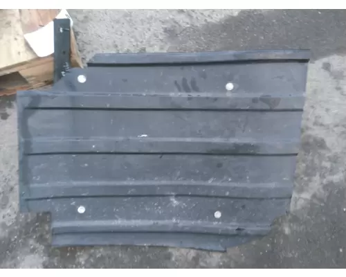 PETERBILT 579 FENDER, SPLASH SHIELDGUARD