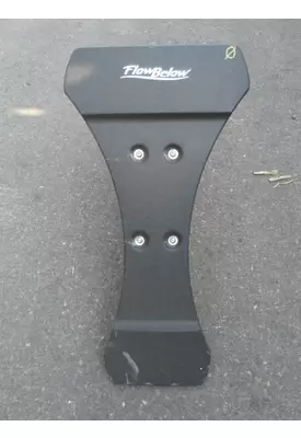 PETERBILT 579 FENDER ASSEMBLY, REAR