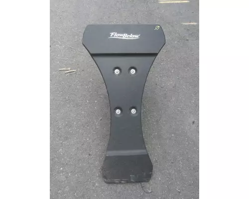 PETERBILT 579 FENDER ASSEMBLY, REAR