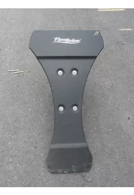 PETERBILT 579 FENDER ASSEMBLY, REAR