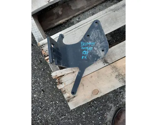 PETERBILT 579 FENDER BRACKETMOUNT