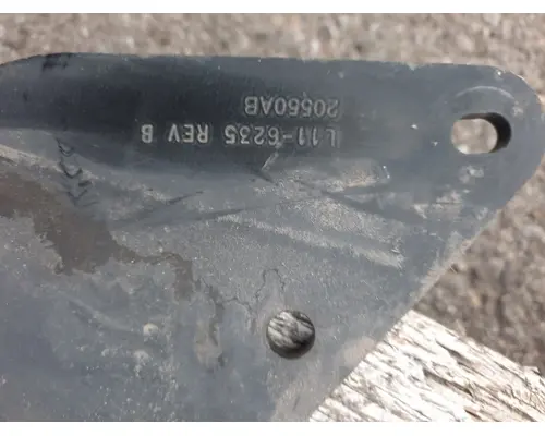 PETERBILT 579 FENDER BRACKETMOUNT