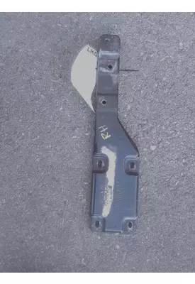 PETERBILT 579 FENDER BRACKET/MOUNT