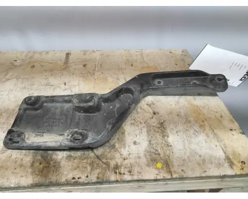 PETERBILT 579 FENDER BRACKETMOUNT