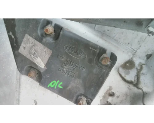 PETERBILT 579 FENDER BRACKETMOUNT