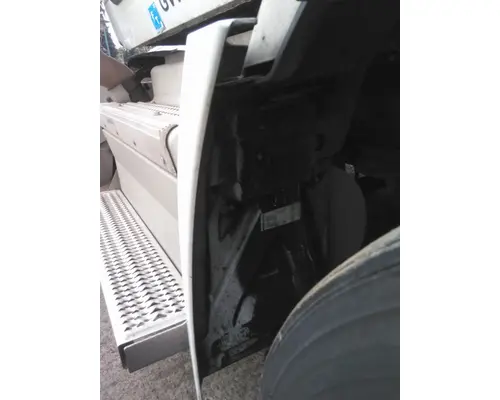 PETERBILT 579 FENDER EXTENSION