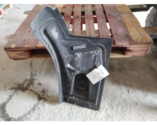PETERBILT 579 FENDER EXTENSION