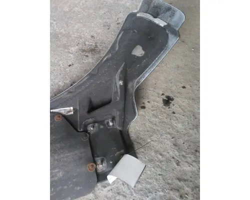 PETERBILT 579 FENDER EXTENSION