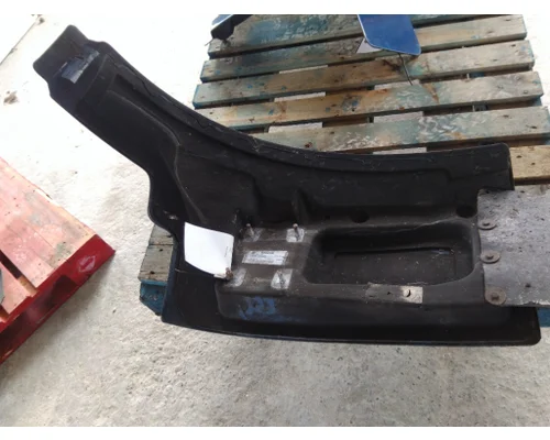 PETERBILT 579 FENDER EXTENSION