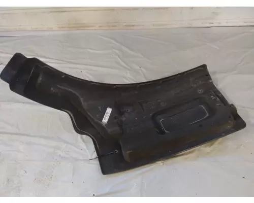 PETERBILT 579 FENDER EXTENSION