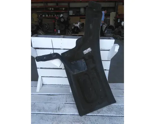 PETERBILT 579 FENDER EXTENSION