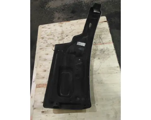PETERBILT 579 FENDER EXTENSION
