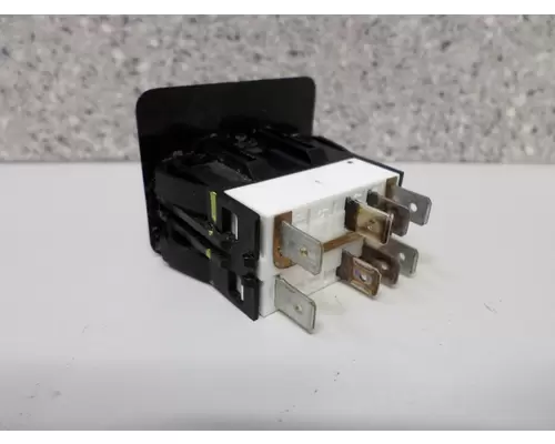 PETERBILT 579 FIFTH WHEEL SLIDE SWITCH