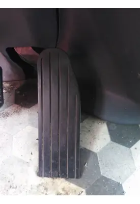 PETERBILT 579 FOOT PEDAL