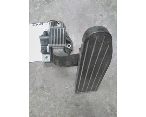 PETERBILT 579 FOOT PEDAL