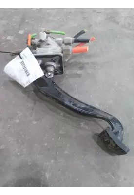 PETERBILT 579 FOOT PEDAL