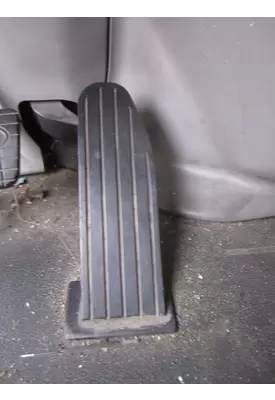 PETERBILT 579 FOOT PEDAL