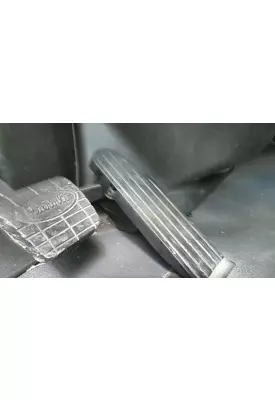 PETERBILT 579 FOOT PEDAL