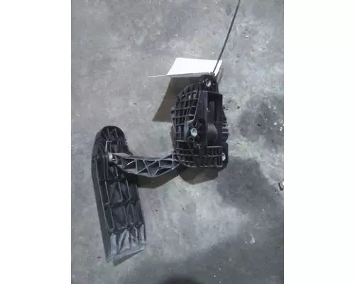 PETERBILT 579 FOOT PEDAL