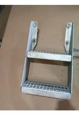 PETERBILT 579 FRAME STEP