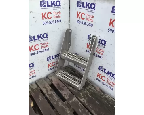 PETERBILT 579 FRAME STEP