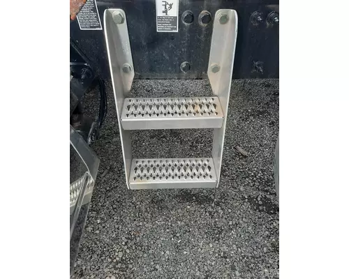 PETERBILT 579 FRAME STEP