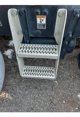 PETERBILT 579 FRAME STEP
