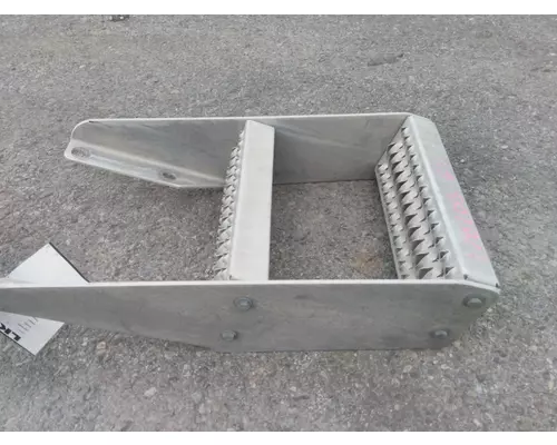 PETERBILT 579 FRAME STEP