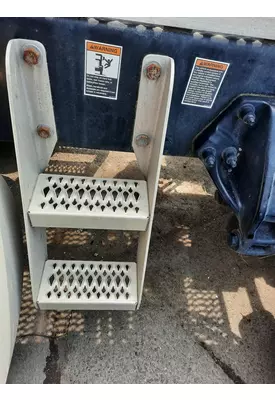 PETERBILT 579 FRAME STEP