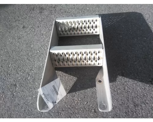 PETERBILT 579 FRAME STEP