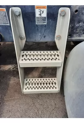 PETERBILT 579 FRAME STEP