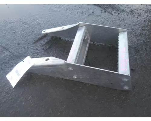 PETERBILT 579 FRAME STEP