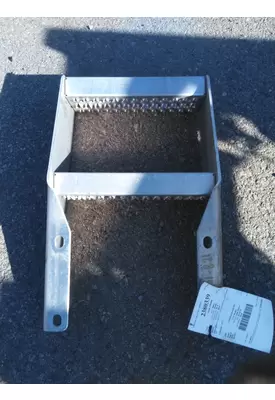 PETERBILT 579 FRAME STEP