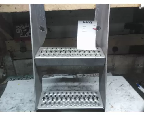 PETERBILT 579 FRAME STEP