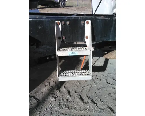 PETERBILT 579 FRAME STEP