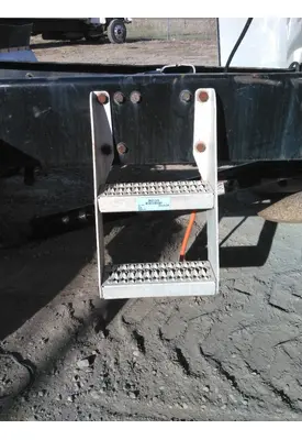 PETERBILT 579 FRAME STEP