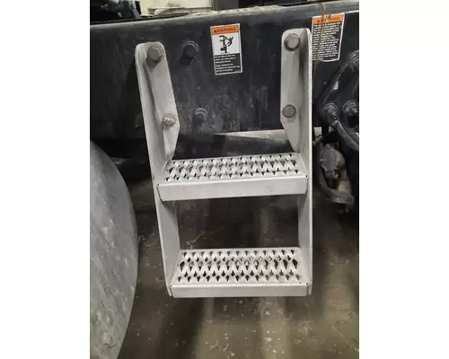 PETERBILT 579 FRAME STEP