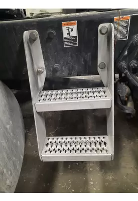 PETERBILT 579 FRAME STEP