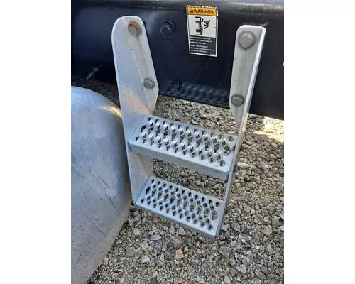 PETERBILT 579 FRAME STEP