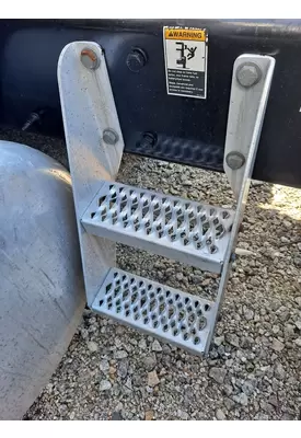 PETERBILT 579 FRAME STEP