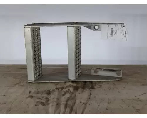 PETERBILT 579 FRAME STEP
