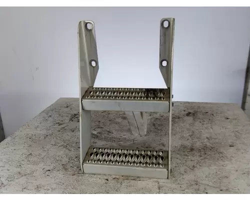 PETERBILT 579 FRAME STEP