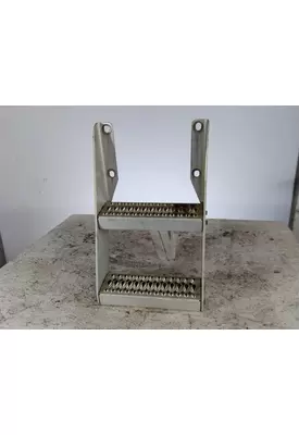 PETERBILT 579 FRAME STEP