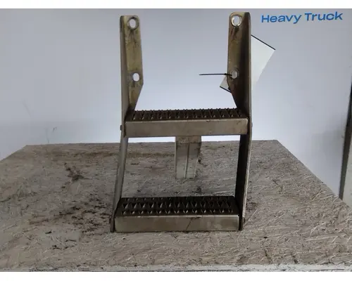 PETERBILT 579 FRAME STEP