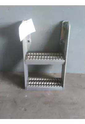 PETERBILT 579 FRAME STEP
