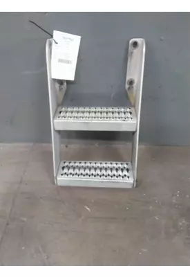 PETERBILT 579 FRAME STEP