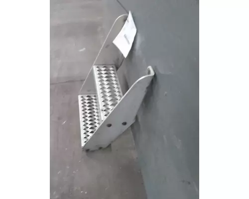 PETERBILT 579 FRAME STEP