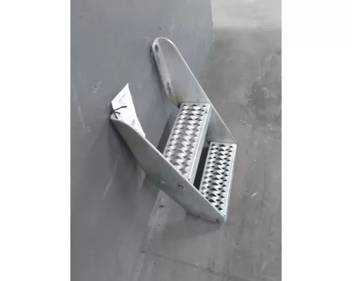 PETERBILT 579 FRAME STEP