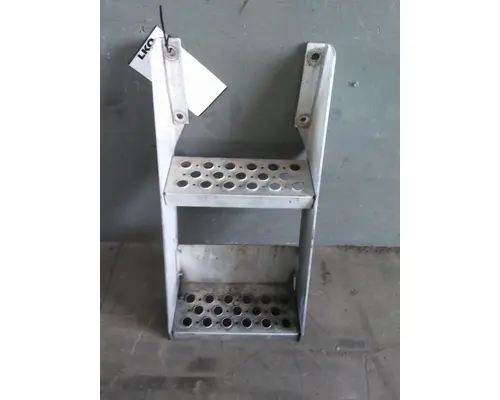 PETERBILT 579 FRAME STEP